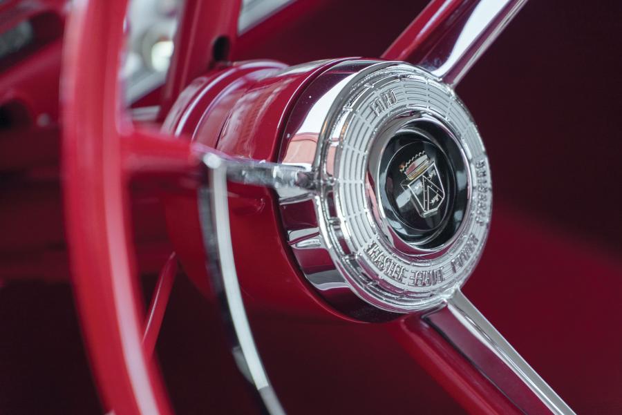 Детали интерьера Ford Fairlane 500 Skyliner (U8-51A) 1958 года  (фото 22 из 35)
